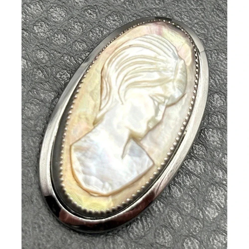 Vintage 12K White Gold Filled Mother of Pearl Abalone Lady Cameo Brooch Pin
